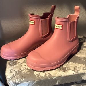 Hunter pink rain boots, like new
